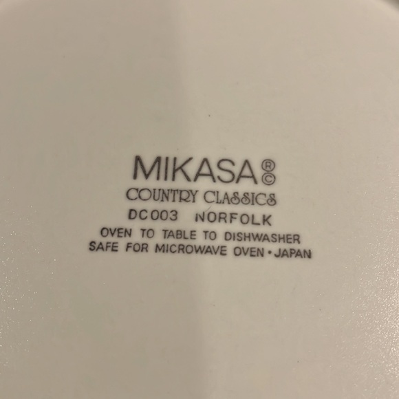 11" Dinner Plate - Mikasa Country Classics Norfolk (Set of 2) - Picture 8 of 8